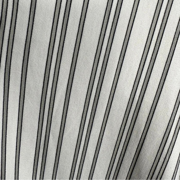 Talbots Petites blouse, large. White with gray/black stripe, wide collar, spring - Picture 8 of 12